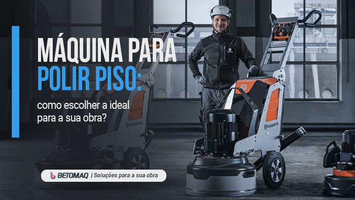 Operador com equipamentos de segurança ao lado de duas máquinas industriais para polimento de piso em ambiente interno.