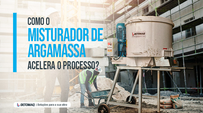 Misturador de argamassa em obra, com trabalhador operando carrinho de mão em ambiente de construção.